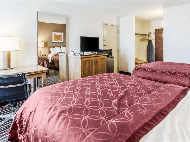 Econo Lodge Inn & Suites Norton Zewnętrze zdjęcie