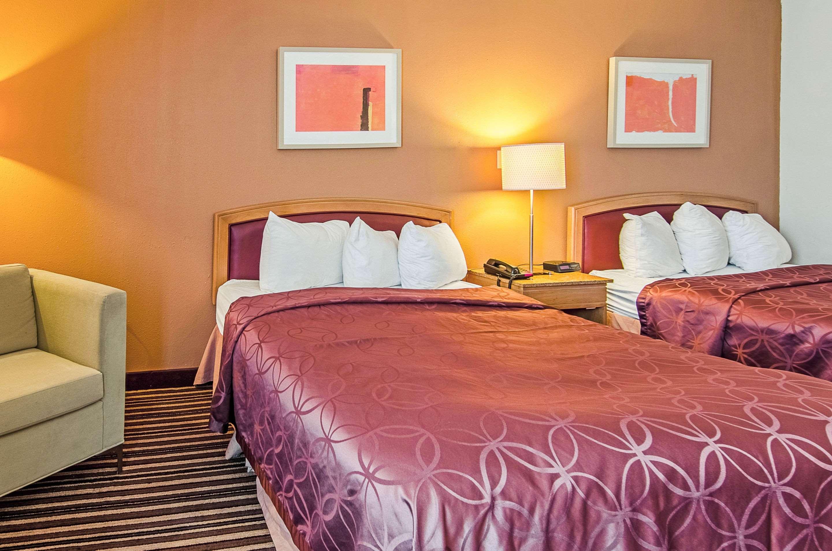 Econo Lodge Inn & Suites Norton Zewnętrze zdjęcie