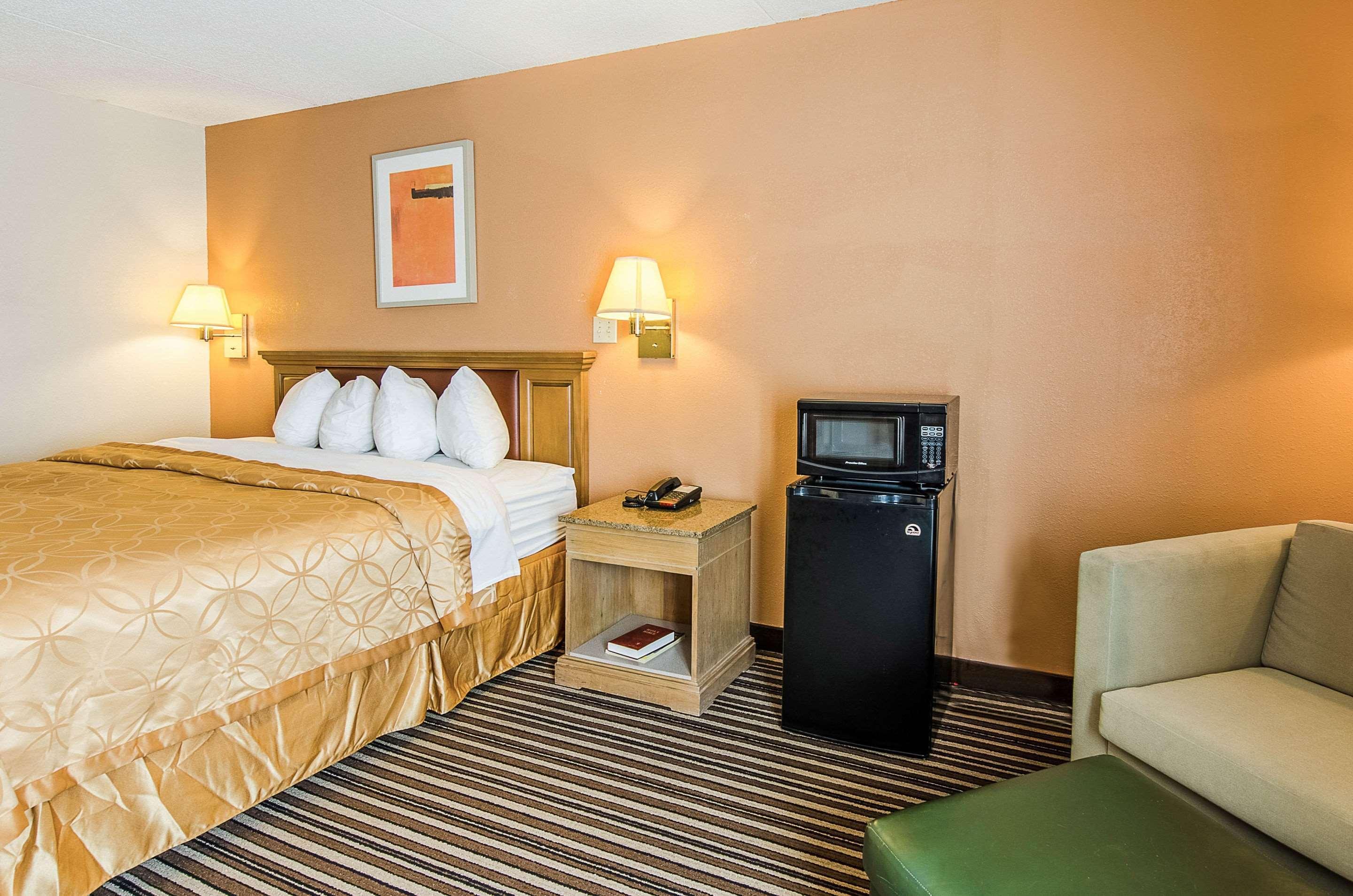 Econo Lodge Inn & Suites Norton Zewnętrze zdjęcie