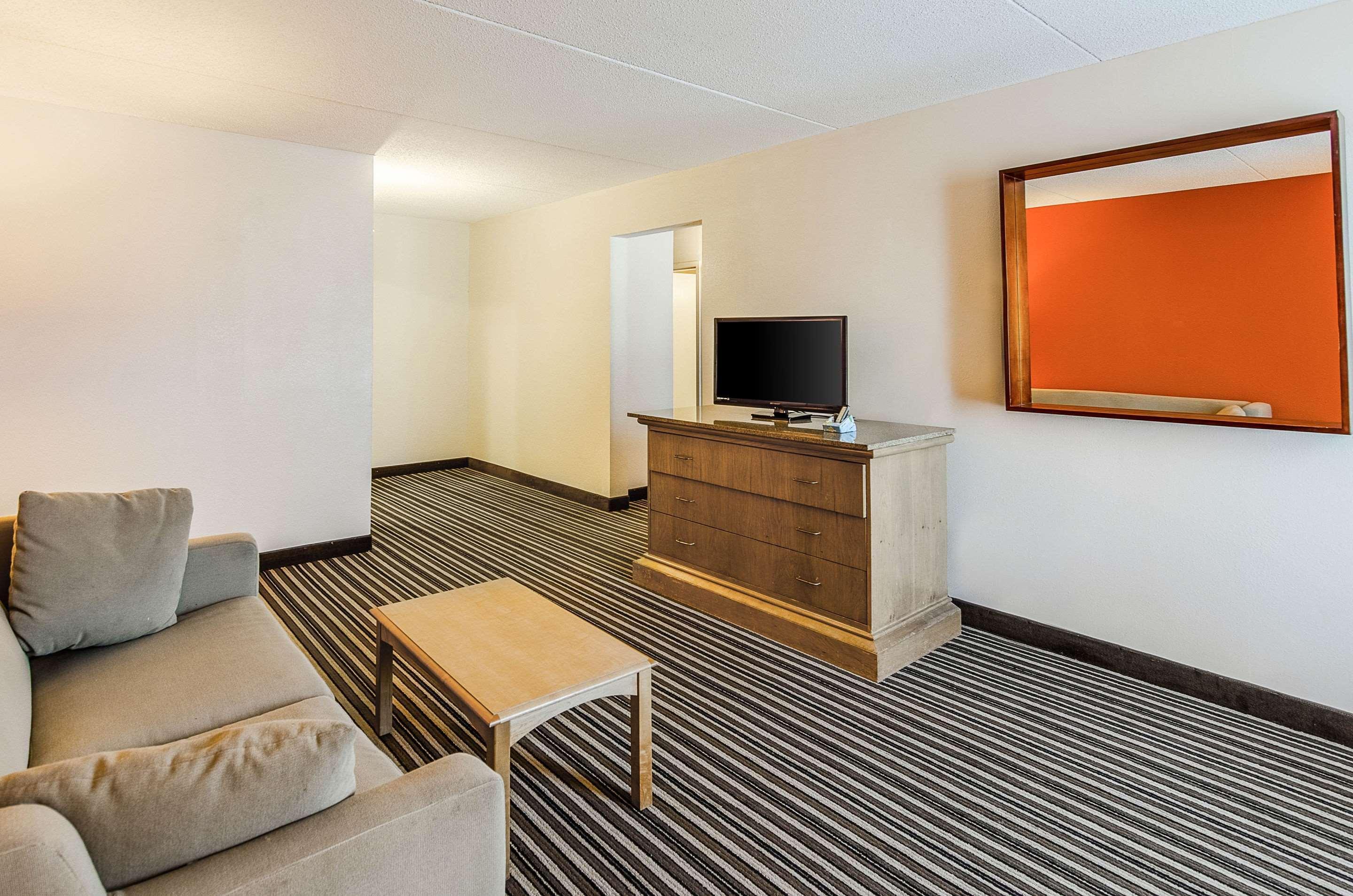 Econo Lodge Inn & Suites Norton Zewnętrze zdjęcie