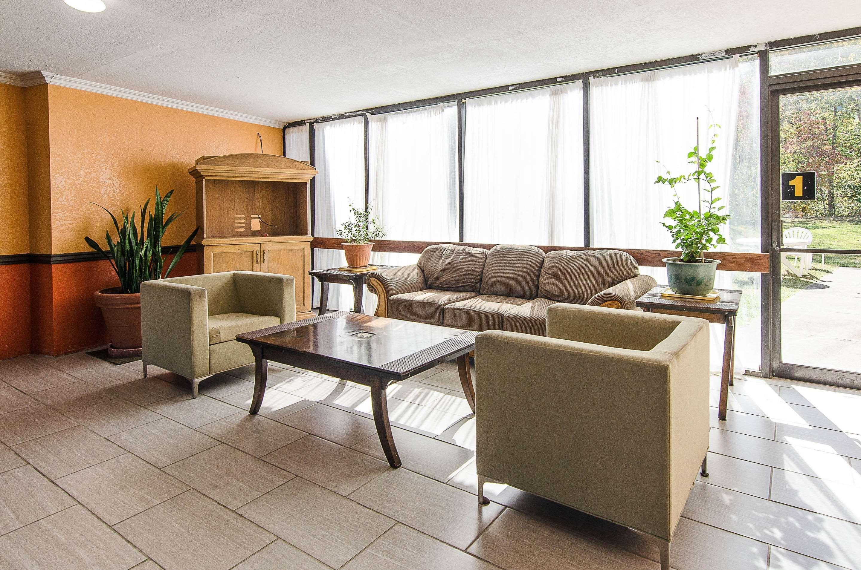 Econo Lodge Inn & Suites Norton Zewnętrze zdjęcie