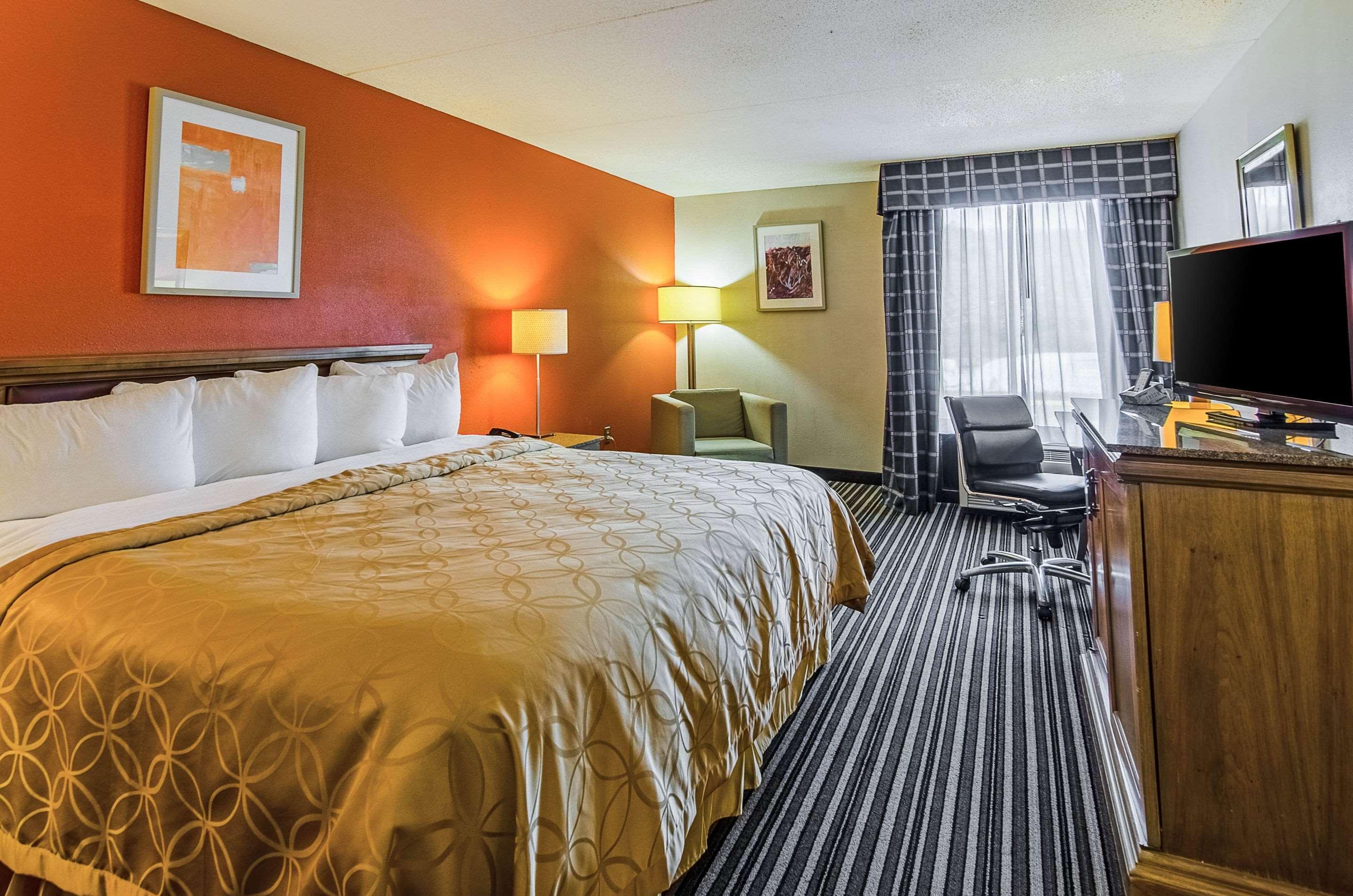 Econo Lodge Inn & Suites Norton Zewnętrze zdjęcie