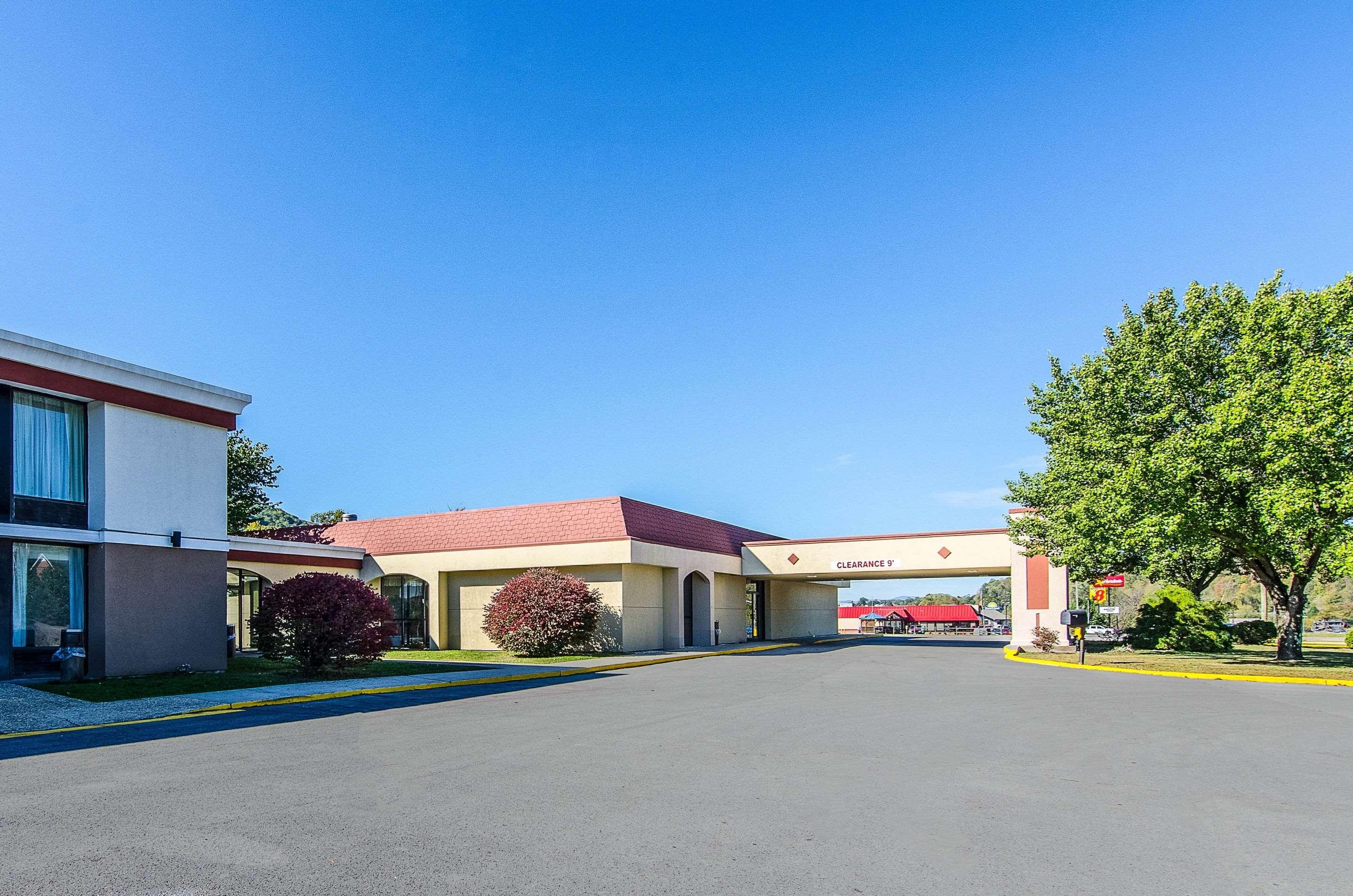 Econo Lodge Inn & Suites Norton Zewnętrze zdjęcie
