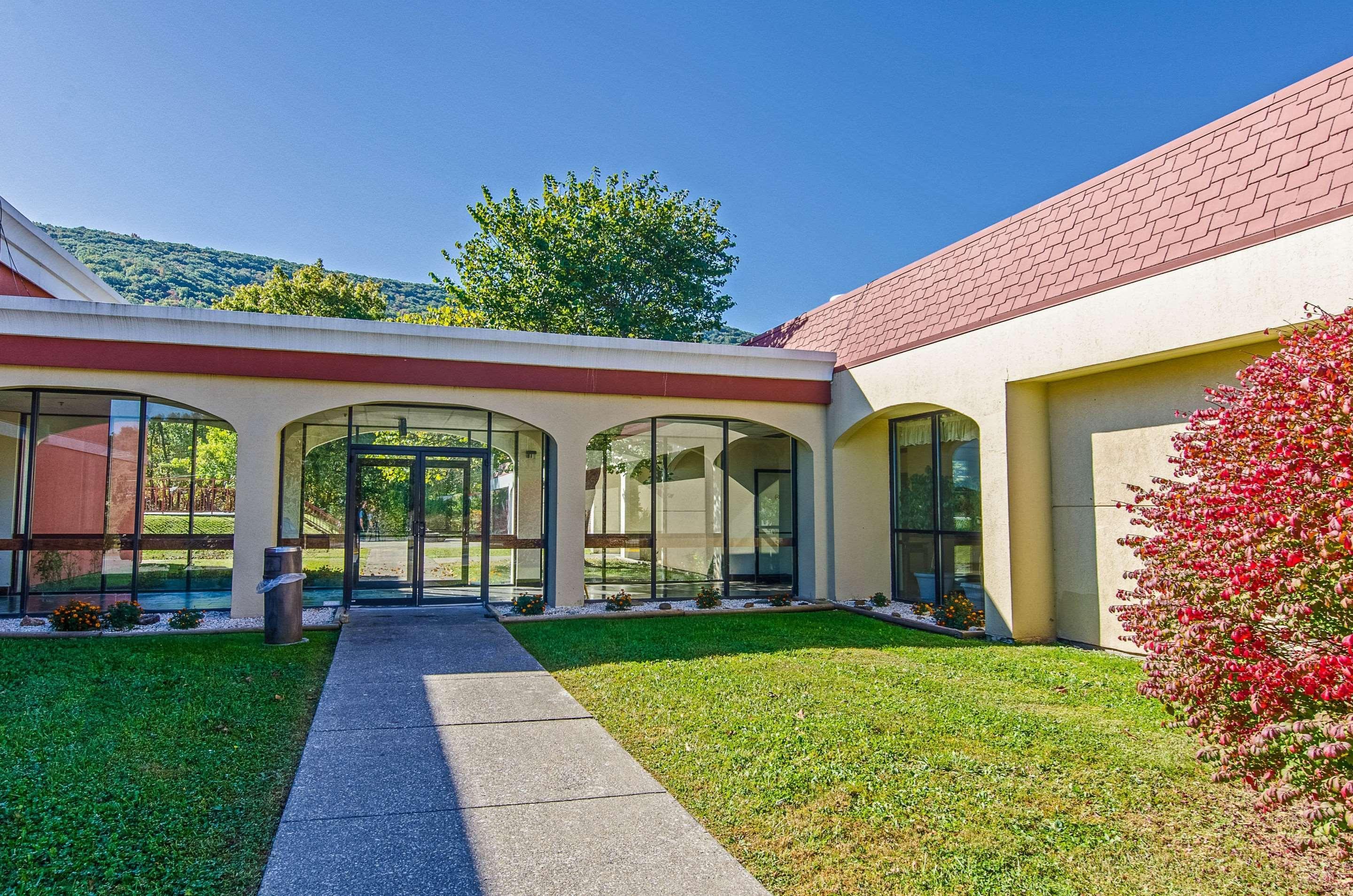 Econo Lodge Inn & Suites Norton Zewnętrze zdjęcie