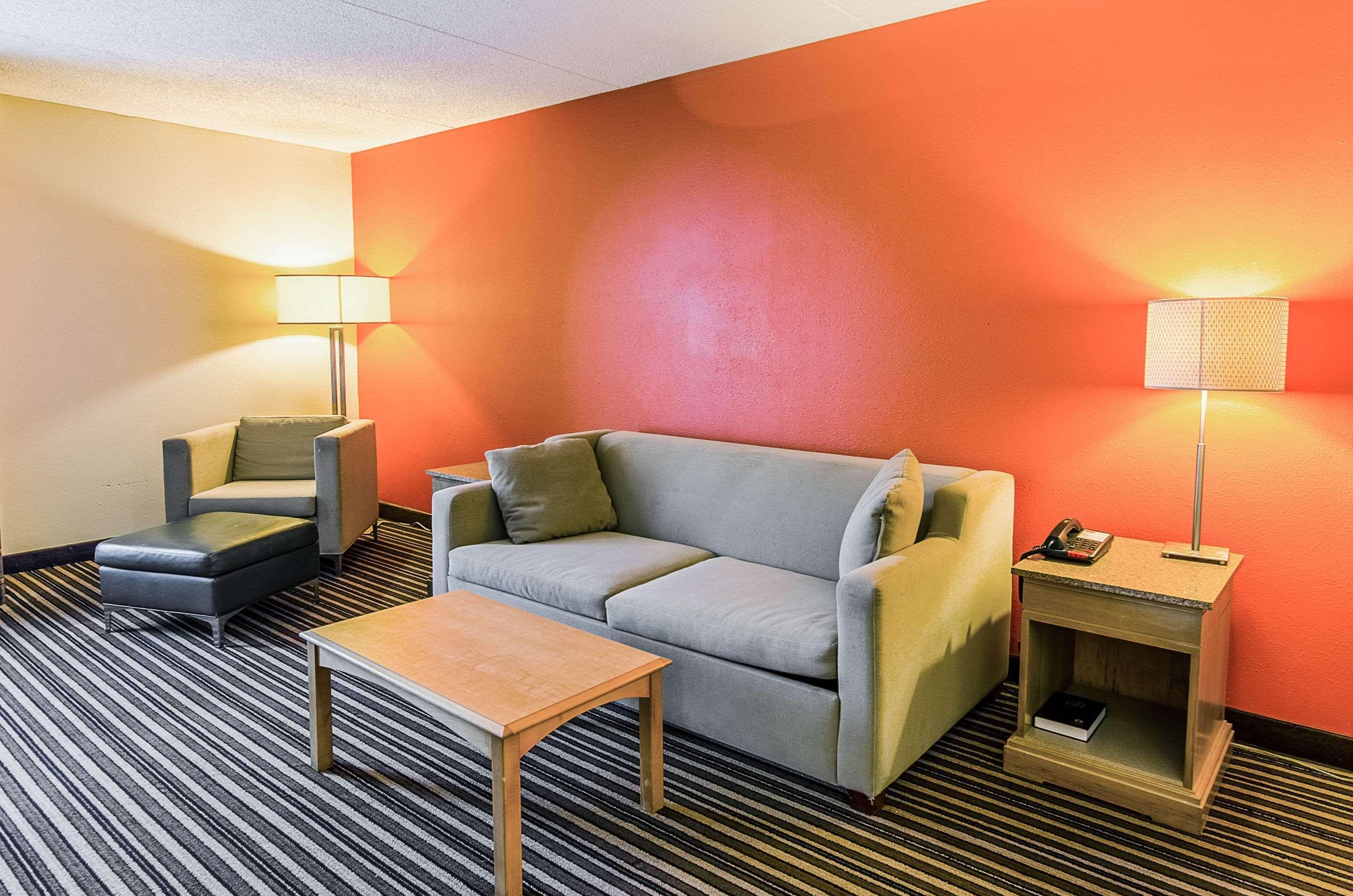Econo Lodge Inn & Suites Norton Zewnętrze zdjęcie