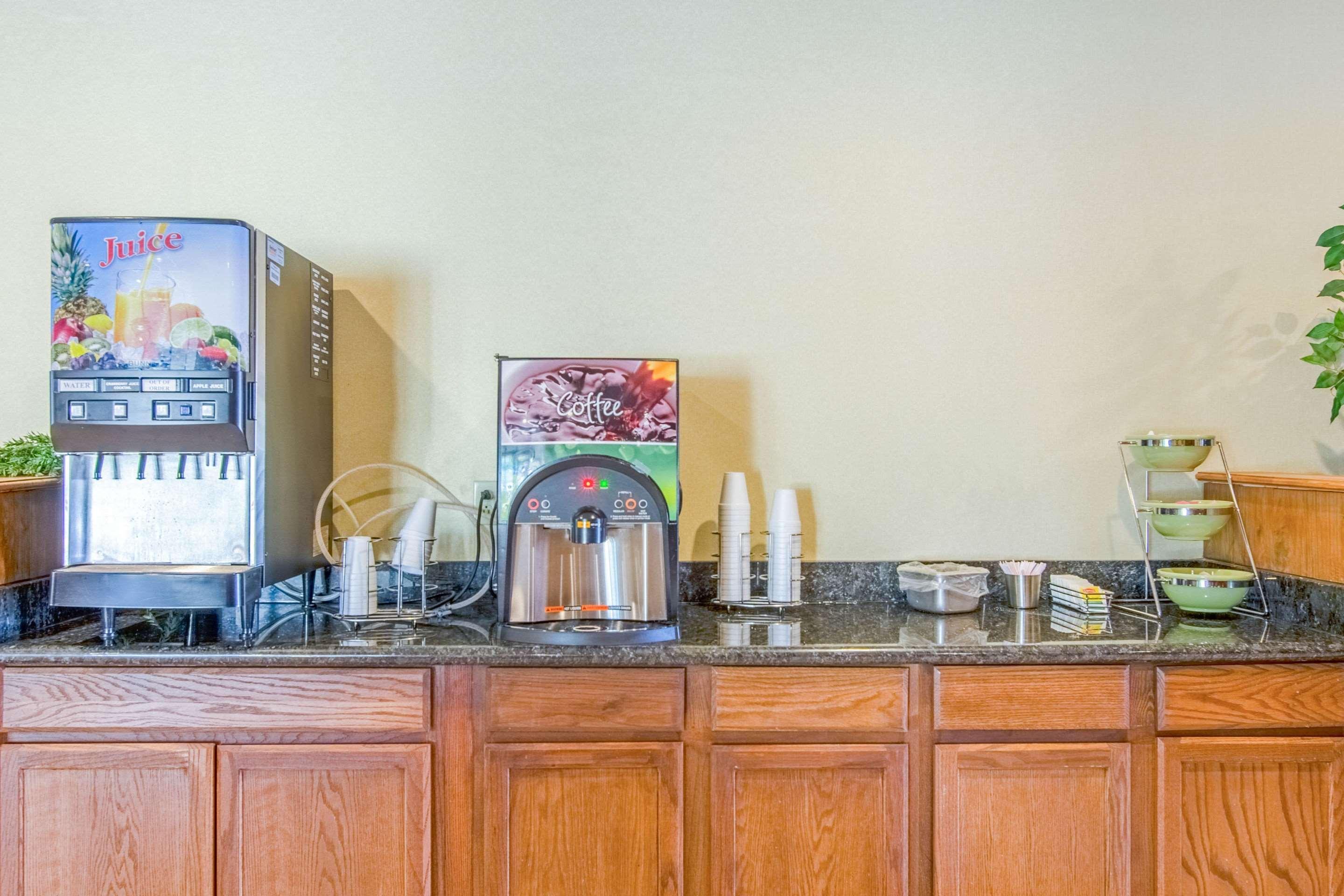 Econo Lodge Inn & Suites Norton Zewnętrze zdjęcie