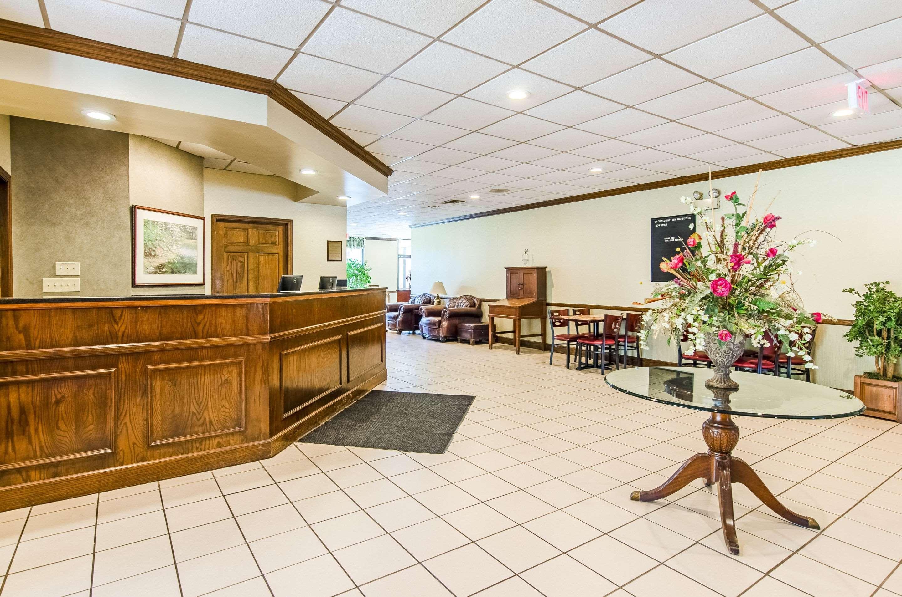 Econo Lodge Inn & Suites Norton Zewnętrze zdjęcie