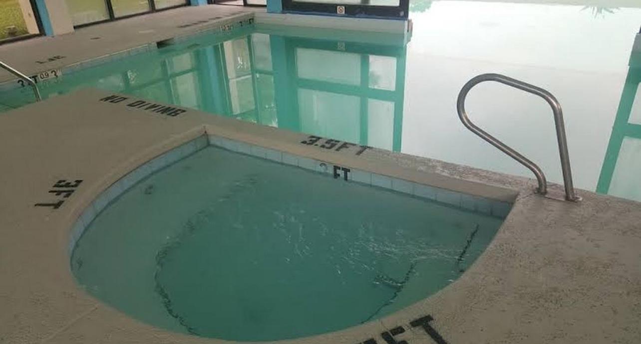 Econo Lodge Inn & Suites Norton Zewnętrze zdjęcie