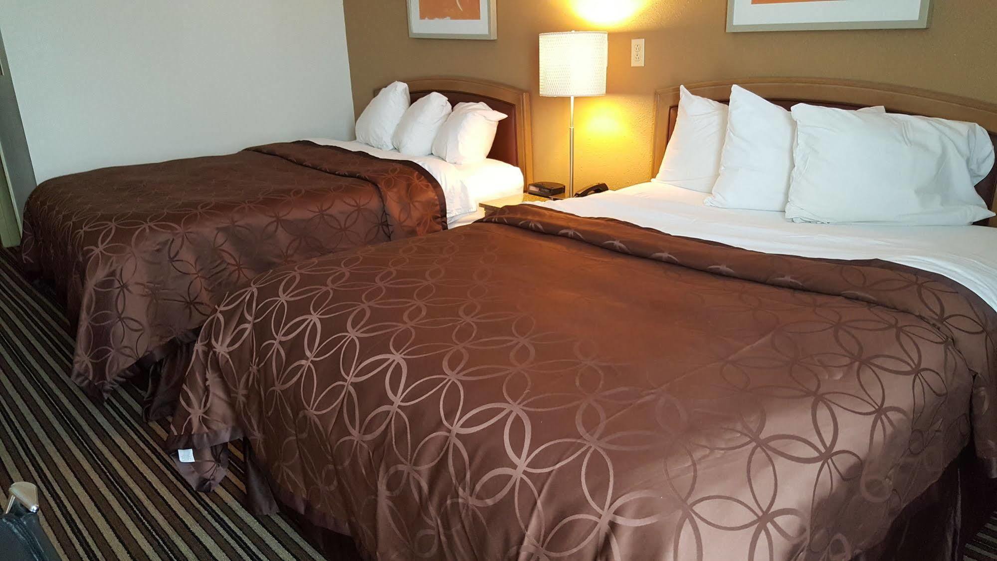 Econo Lodge Inn & Suites Norton Zewnętrze zdjęcie