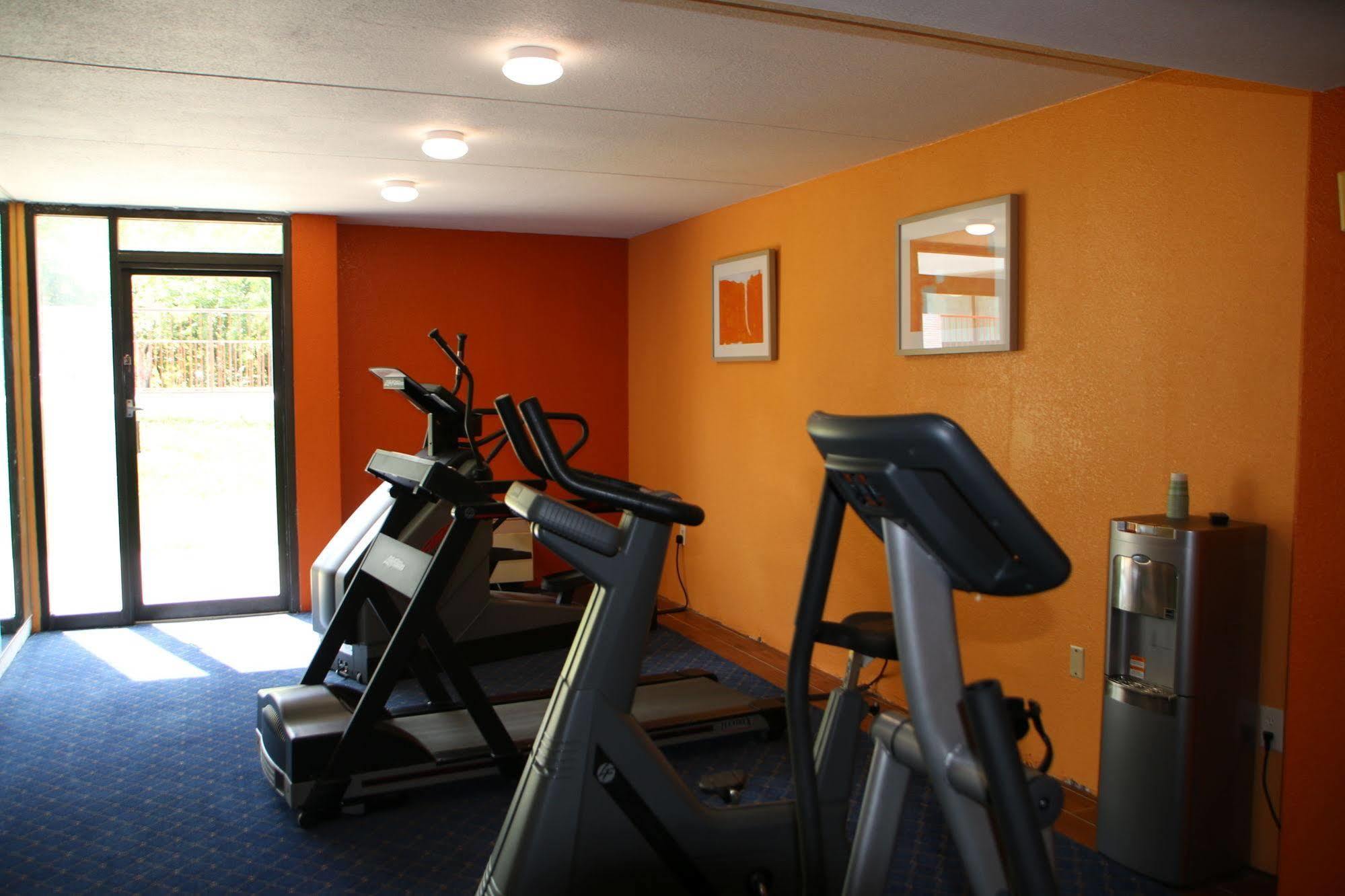 Econo Lodge Inn & Suites Norton Zewnętrze zdjęcie